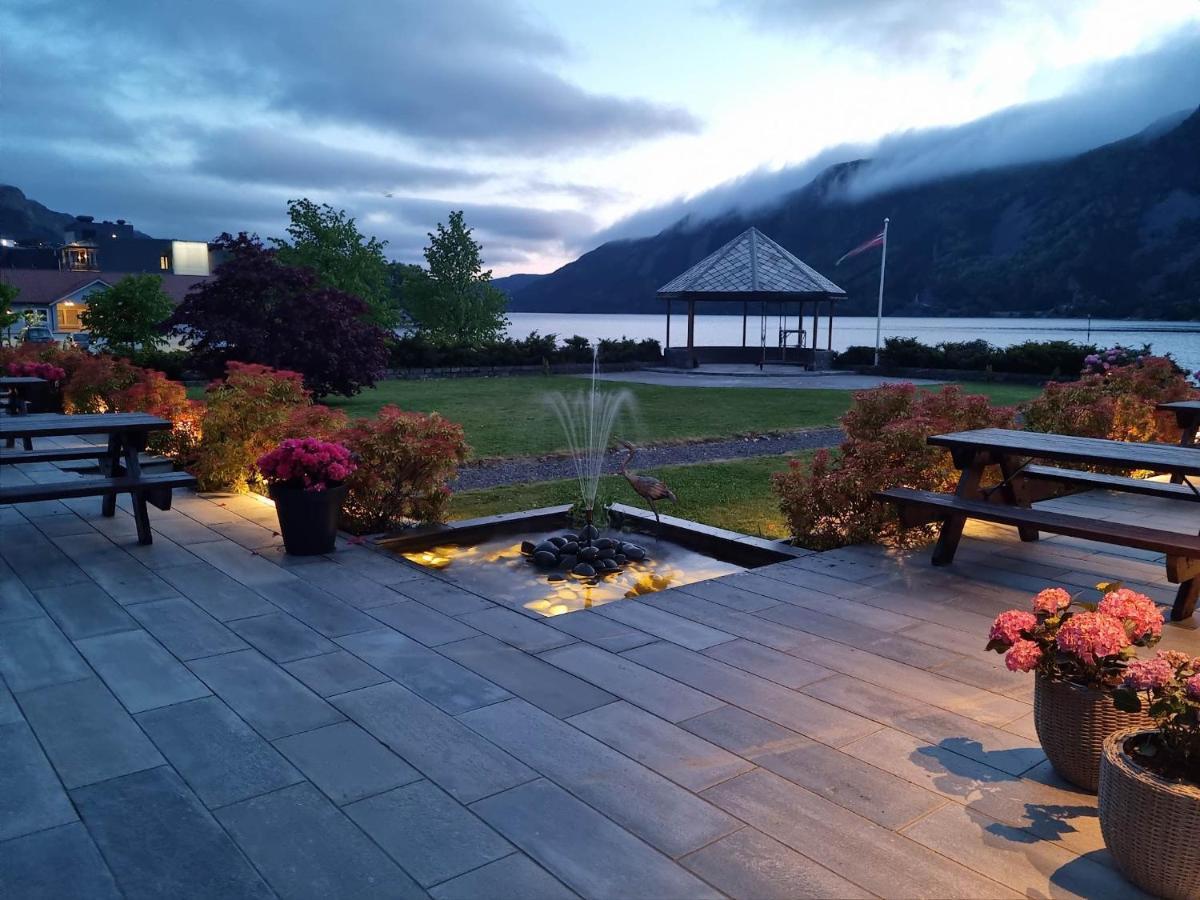Bremanger Fjord Hotell Svelgen 外观 照片