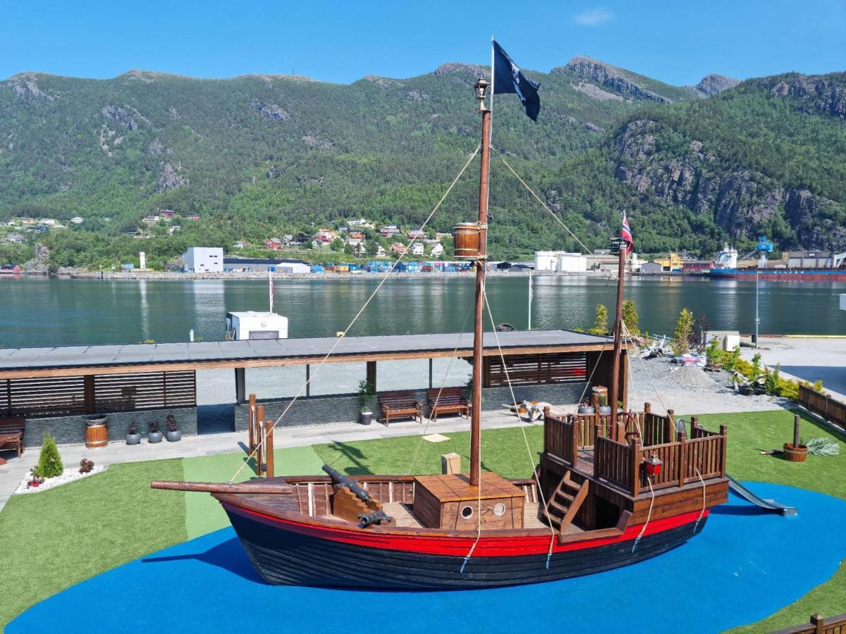 Bremanger Fjord Hotell Svelgen 外观 照片