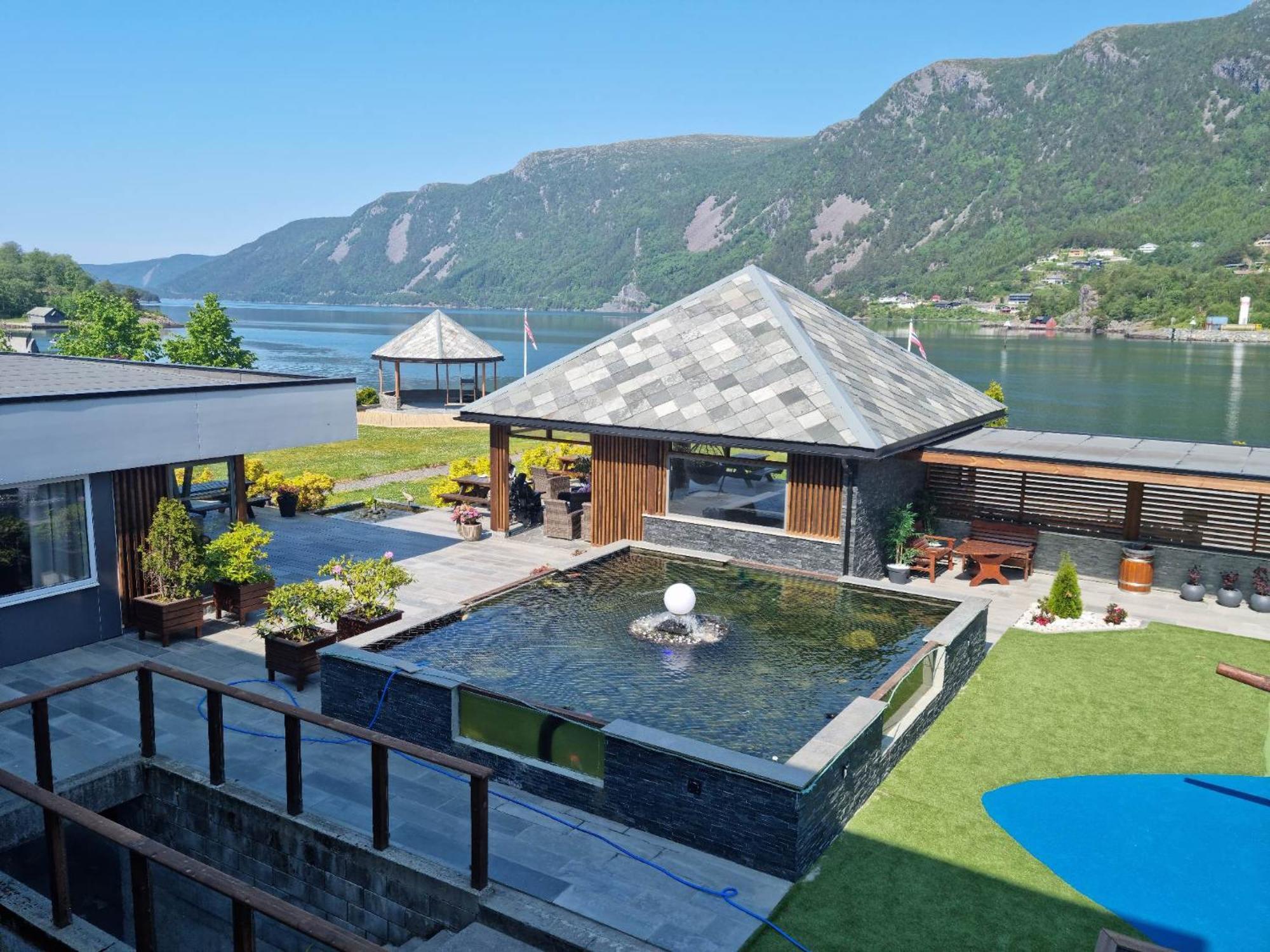 Bremanger Fjord Hotell Svelgen 外观 照片